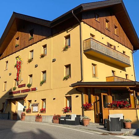 Hotel Trieste Tarvisio Buitenkant foto