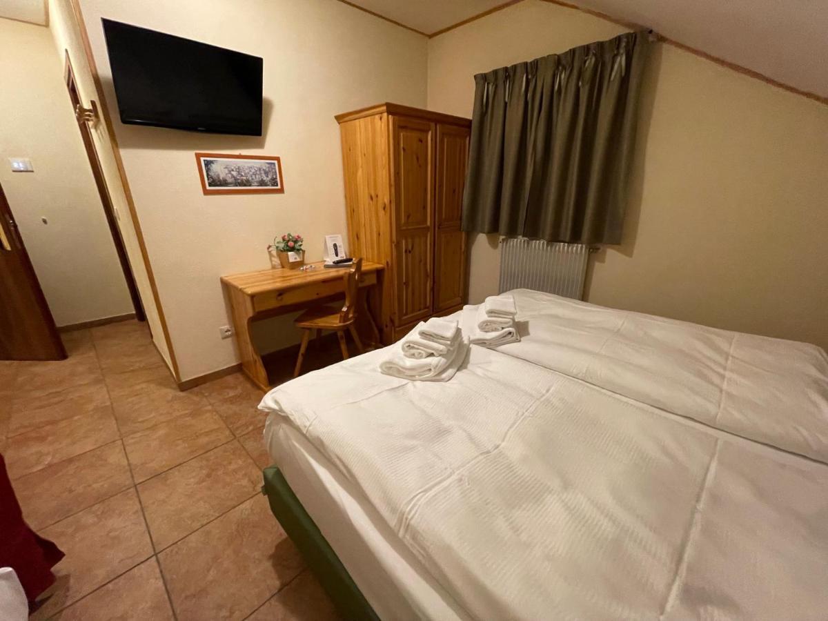 Hotel Trieste Tarvisio Buitenkant foto