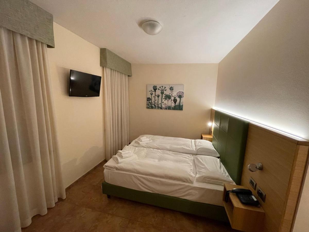 Hotel Trieste Tarvisio Buitenkant foto